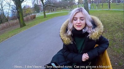 Прогута врелу сперму странца за новац - пушење у парку од Еве Елфие
