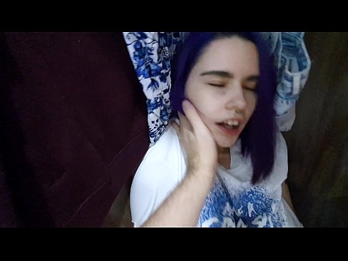 ❤️ Нашао сам своју сестру у орману и помогао јој да сврши ❤❌ Јебени видео  код нас ❤